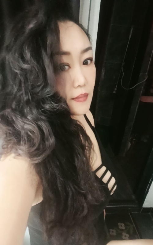 ♬ 大石少妇依依